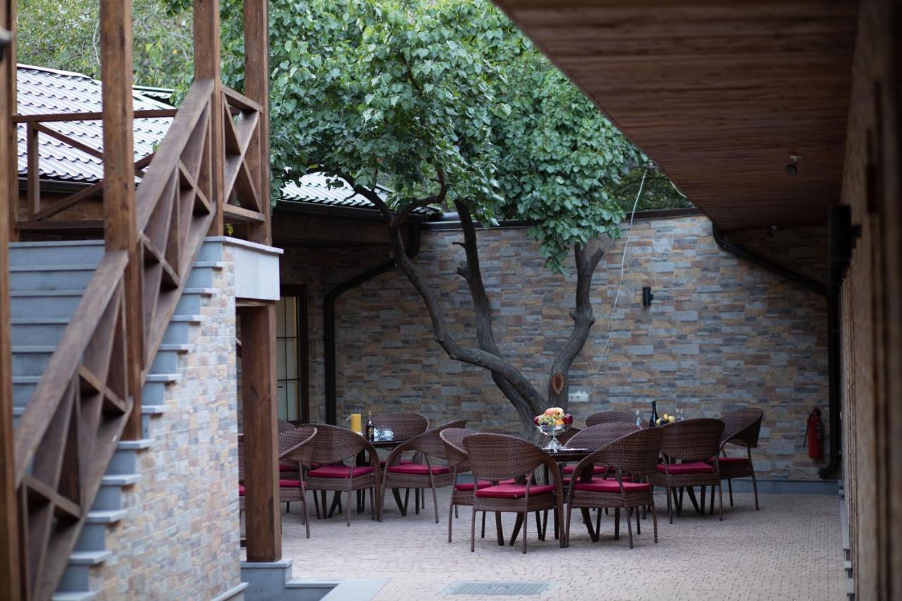 Boutique Living Hotel By Arta Ereván Exterior foto